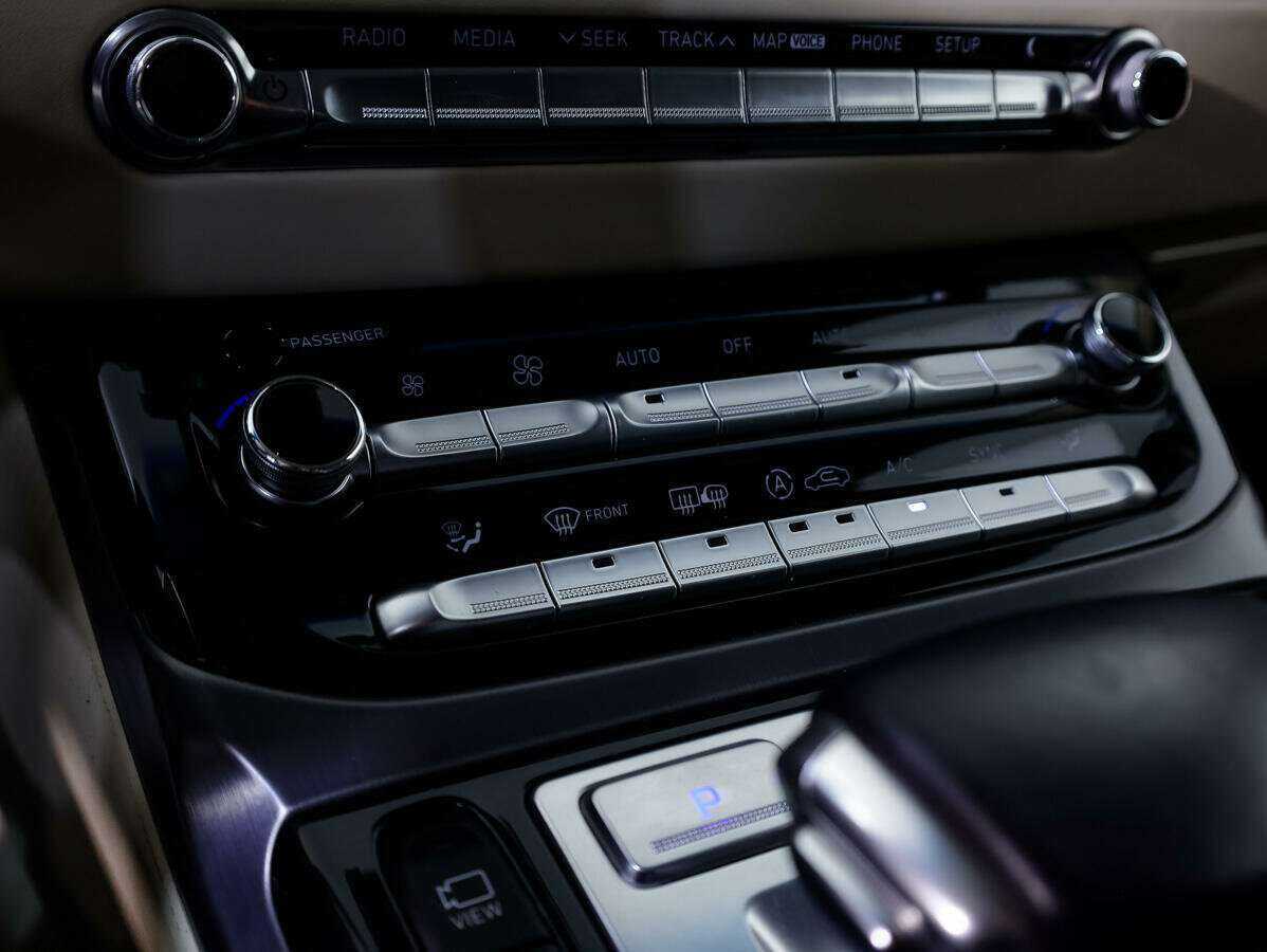 Genesis G90, 2016 Фото №24