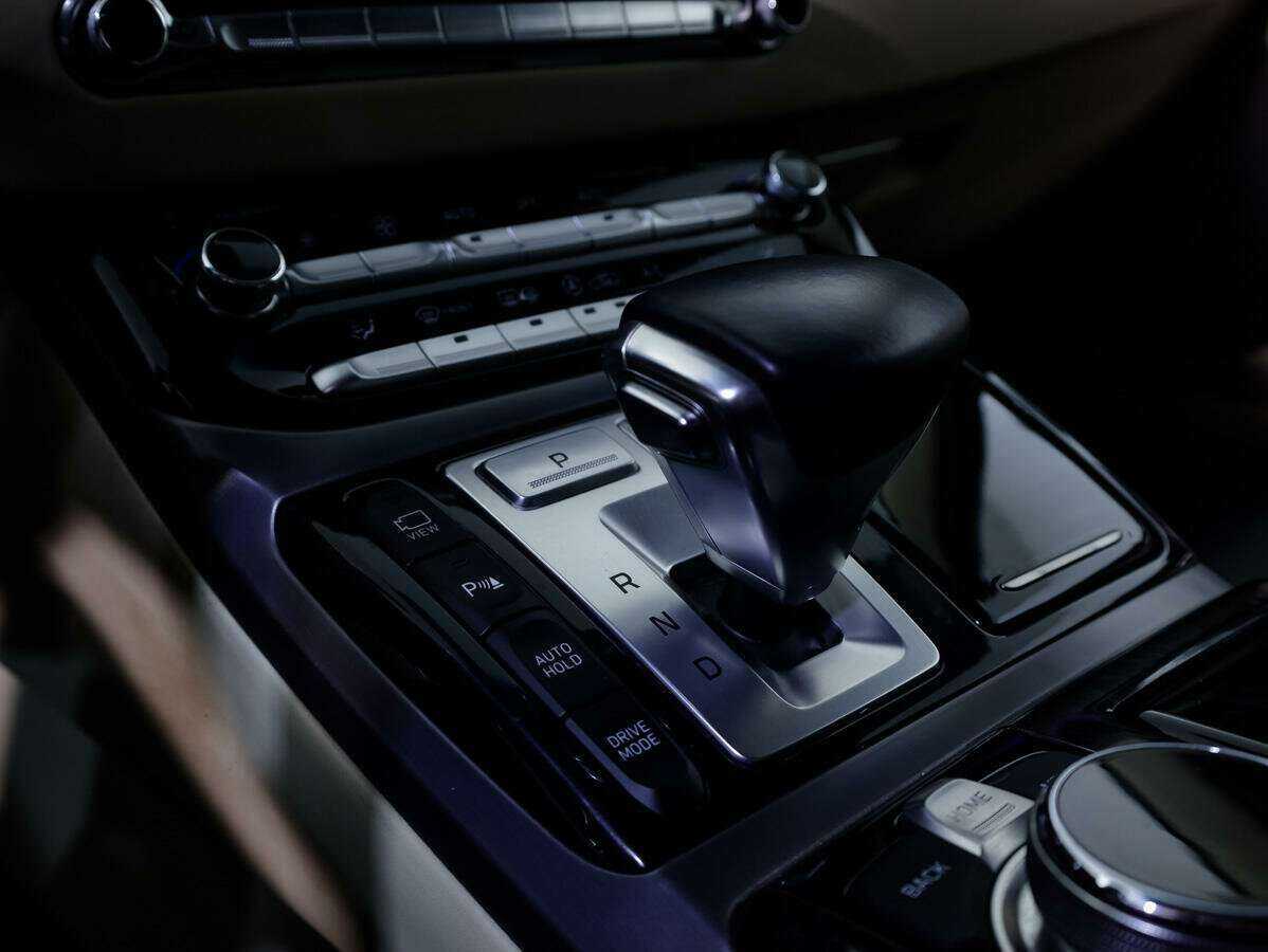 Genesis G90, 2016 Фото №25