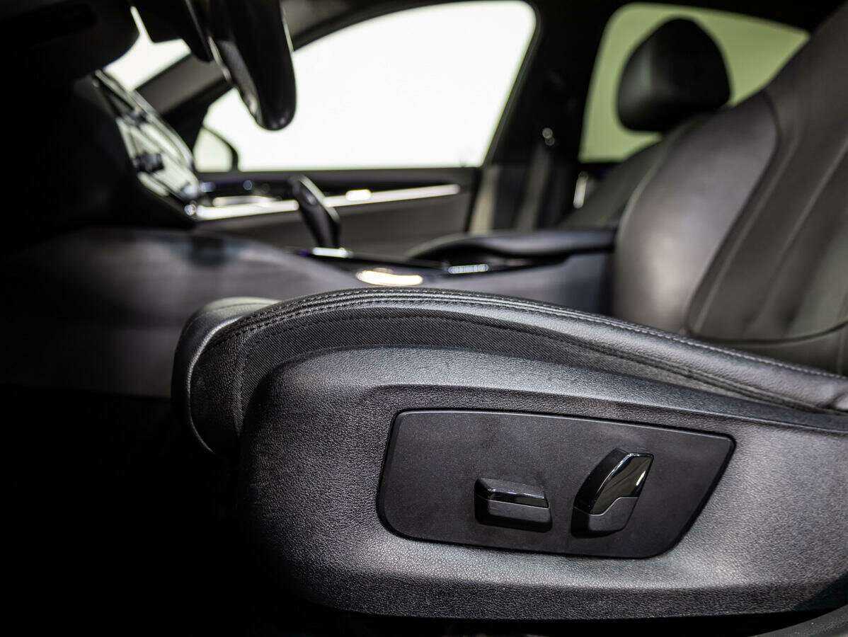 BMW 5 серии 520d xDrive, 2019 Фото №16