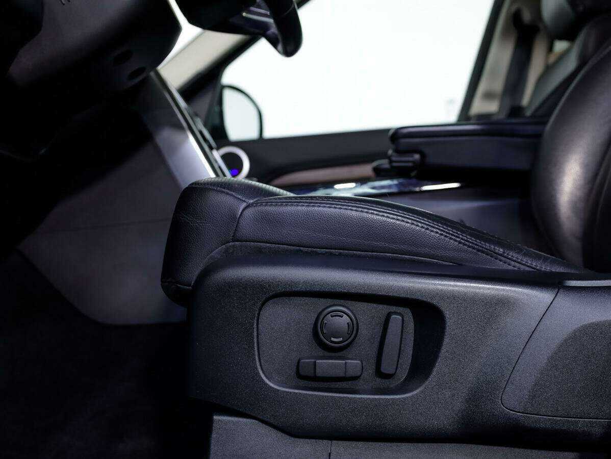 Land Rover Discovery, 2017 Фото №21