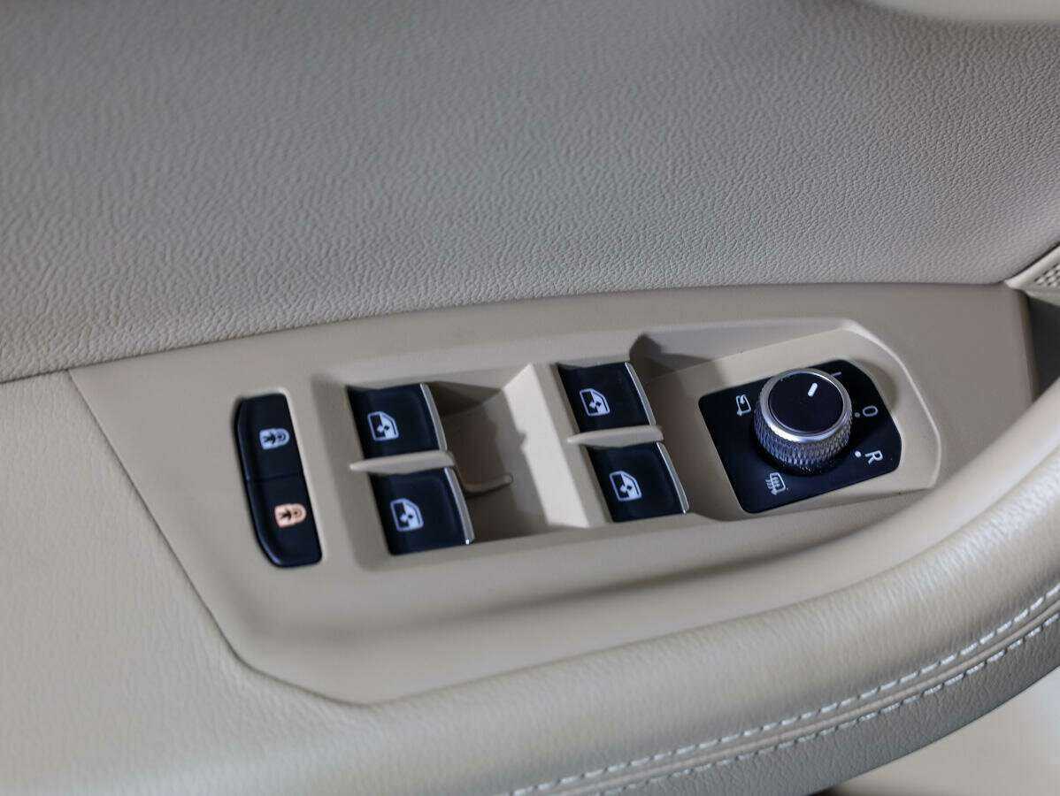 Volkswagen Touareg, 2020 Фото №14