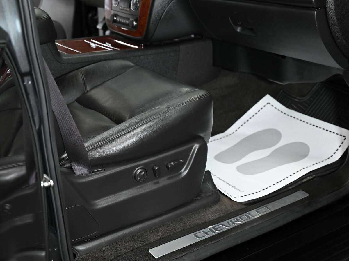 Chevrolet Tahoe 6AT, 2012 Фото №12