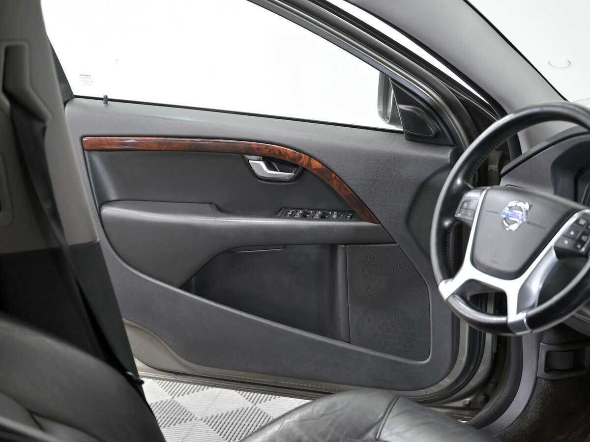 Volvo XC70, 2010 Фото №11