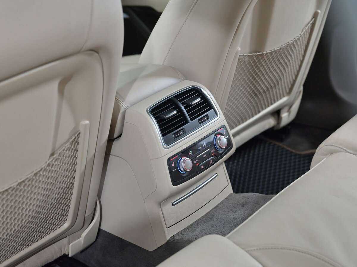 Audi A7, 2011 Фото №13