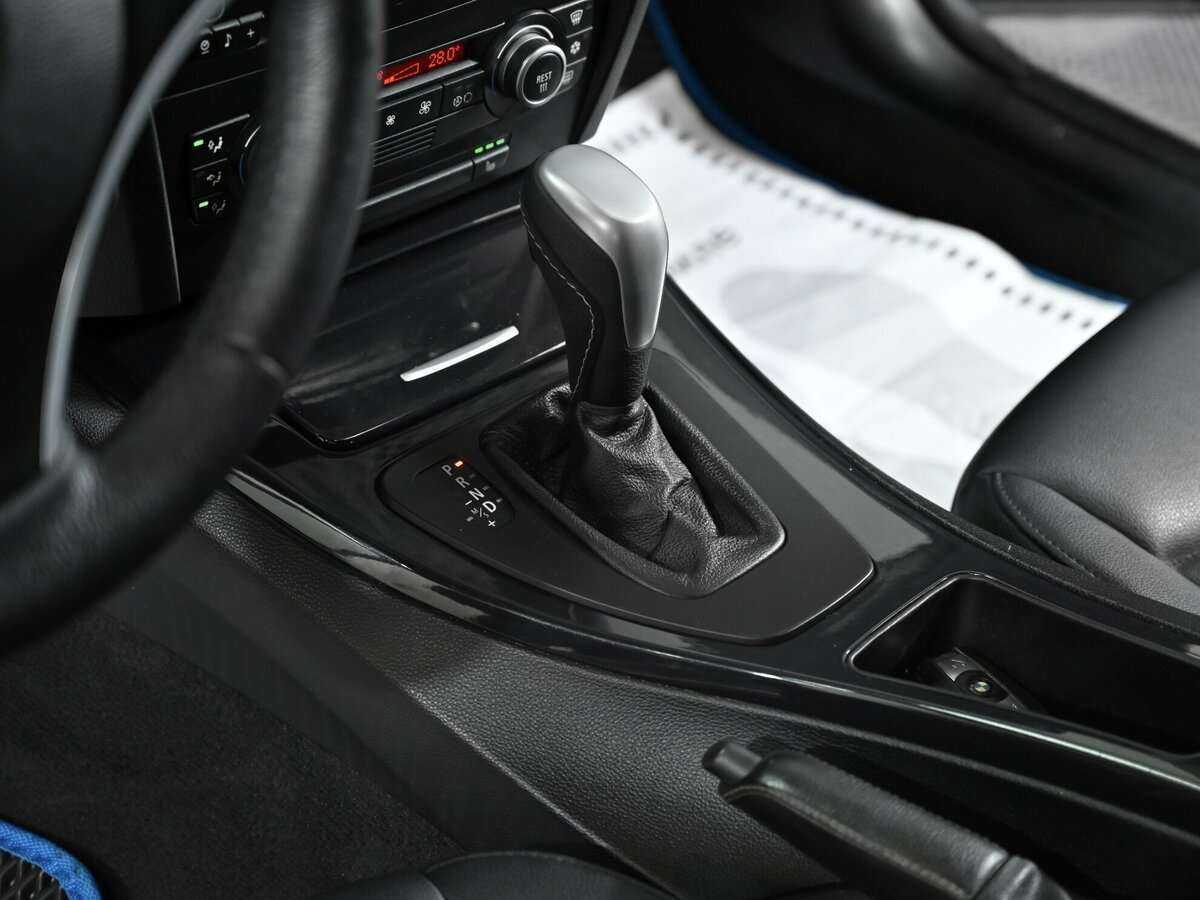 BMW 3 серии 320i, 2009 - 153 000 км. | Фото №7