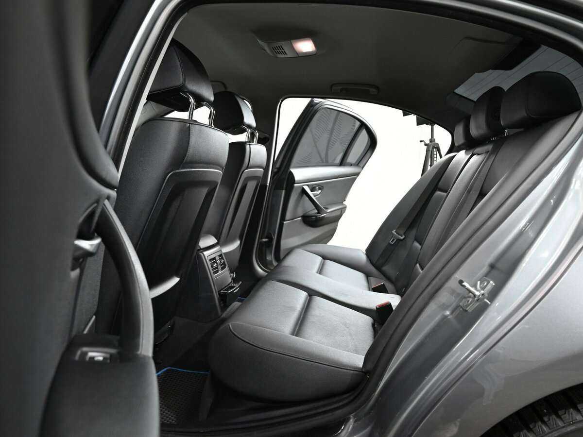 BMW 3 серии 320i, 2009 Фото №12