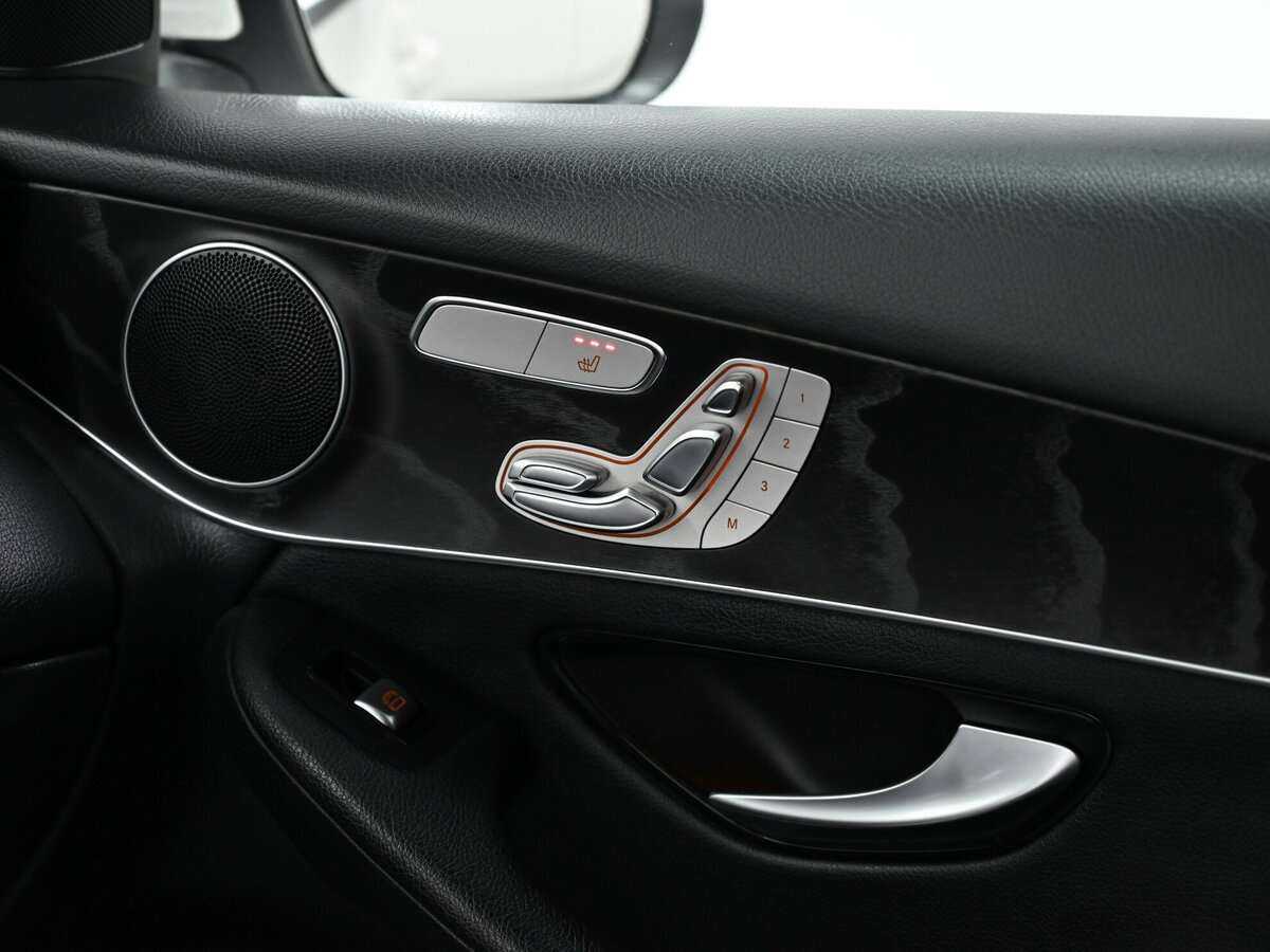 Mercedes-Benz GLC Coupe 250, 2018 Фото №11