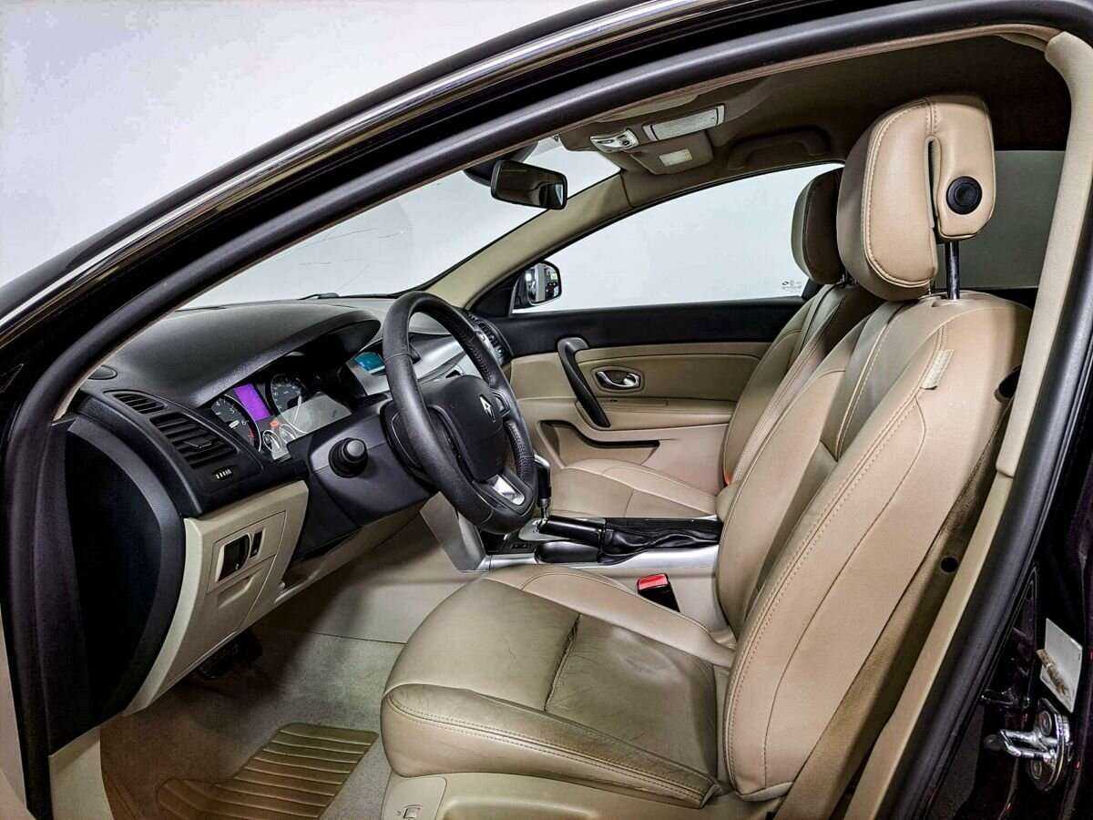 Renault Latitude, 2010 Фото №13