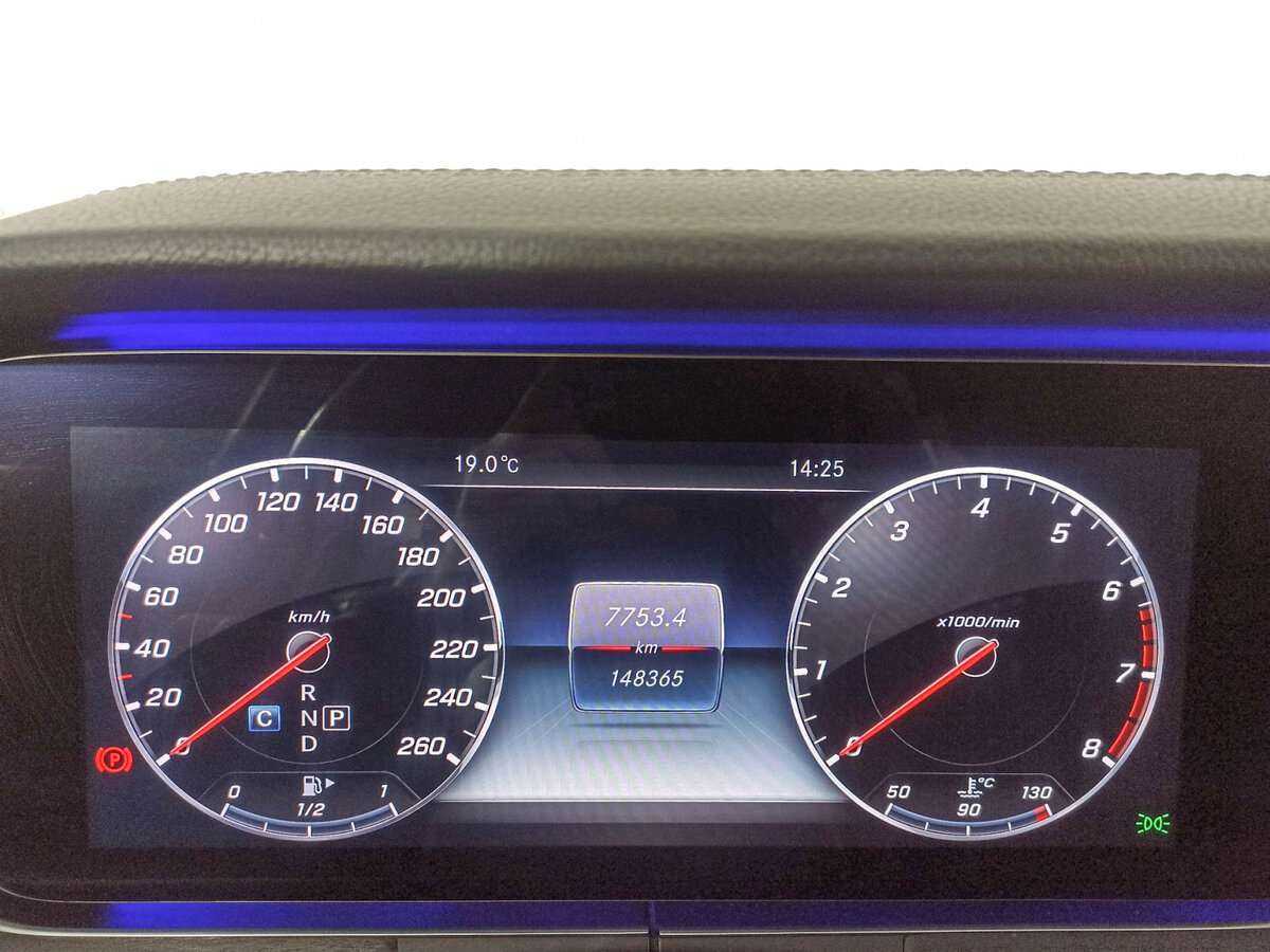 Mercedes-Benz E-Класс 200, 2019 Фото №11