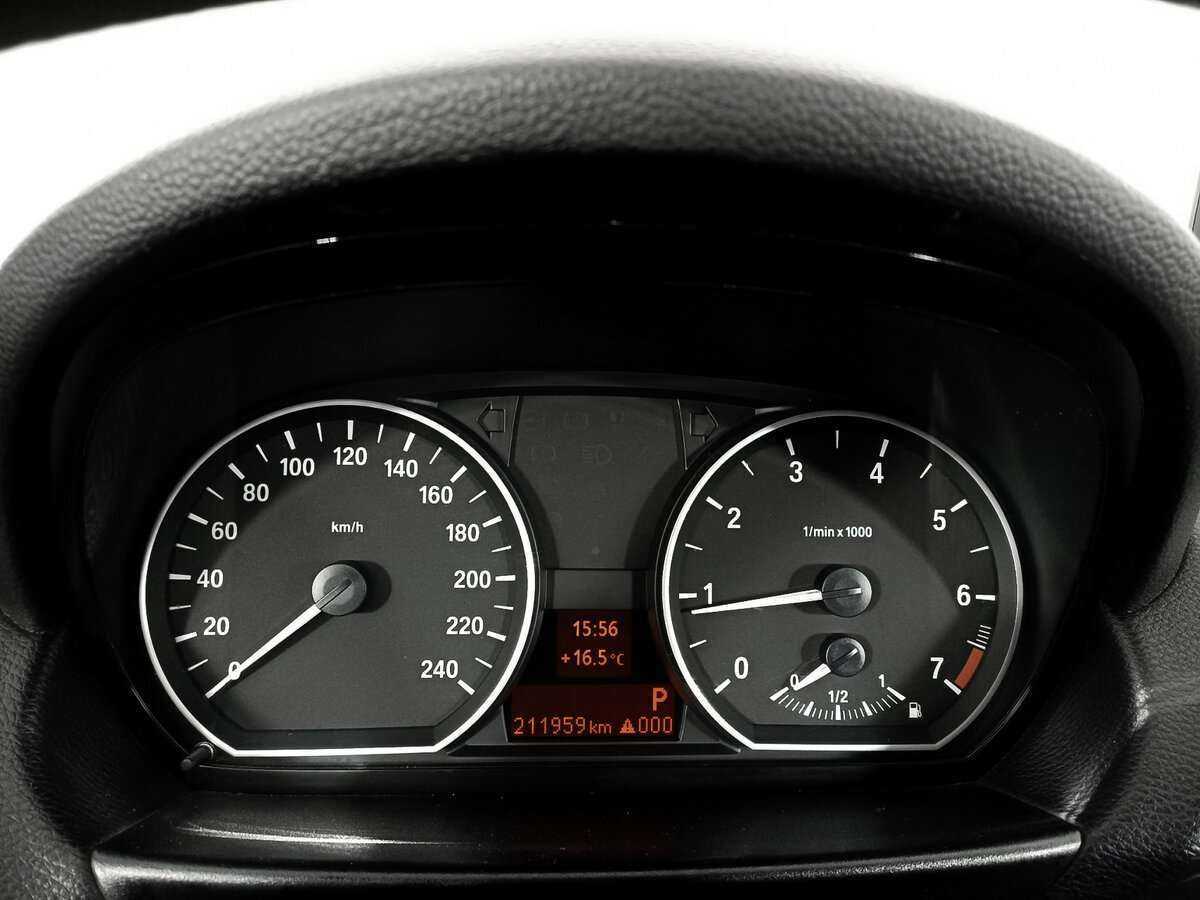 BMW 1 серии 116i, 2010 Фото №9