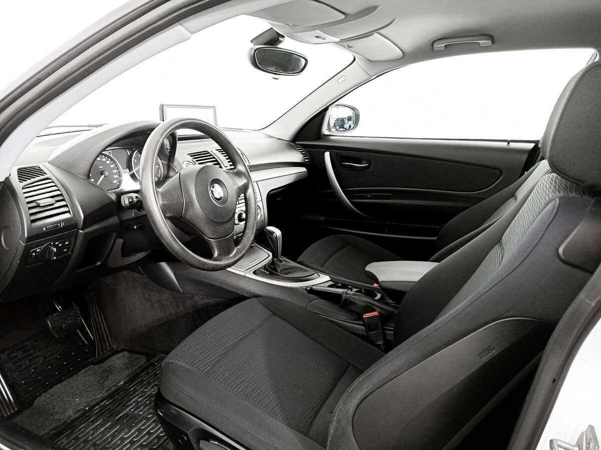 BMW 1 серии 116i, 2010 Фото №12