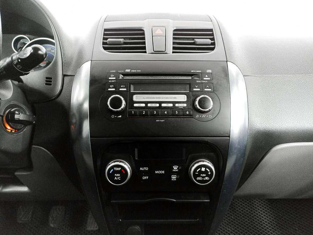 Suzuki SX4, 2011 Фото №12