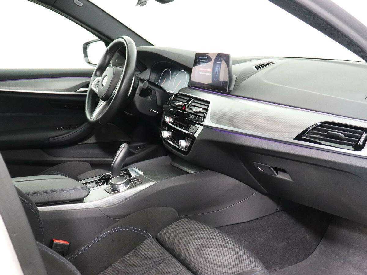 BMW 5 серии 530i xDrive, 2019 Фото №7