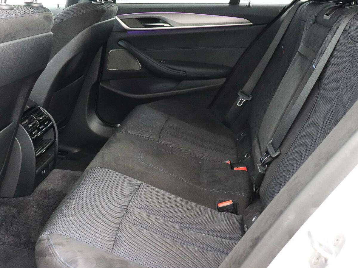 BMW 5 серии 530i xDrive, 2019 Фото №9