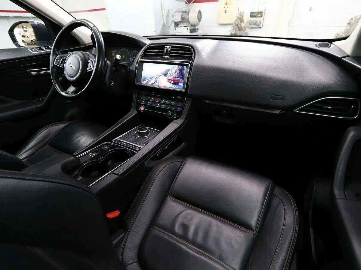 Jaguar F-Pace, 2016 Фото №20