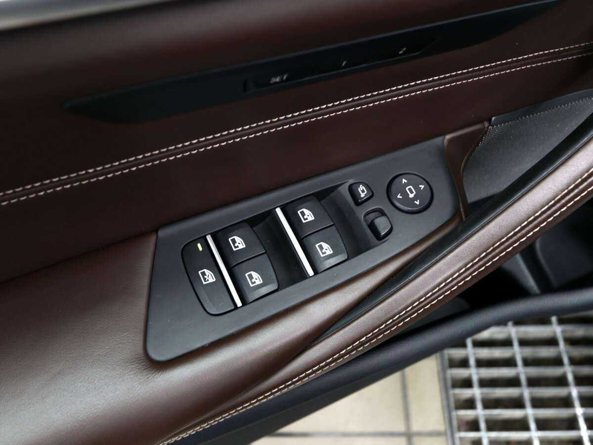 BMW 5 серии 530d xDrive, 2019 Фото №9