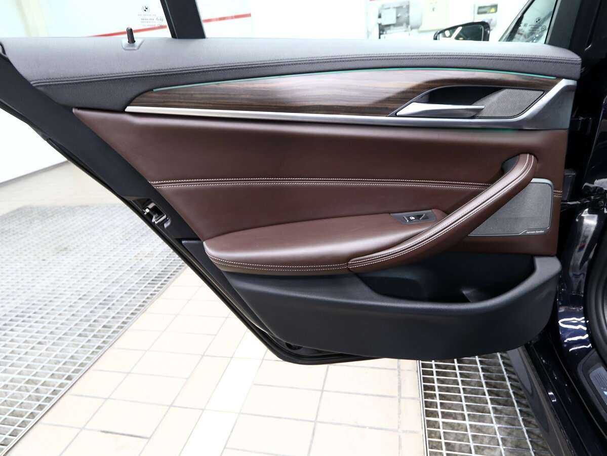 BMW 5 серии 530d xDrive, 2019 Фото №11
