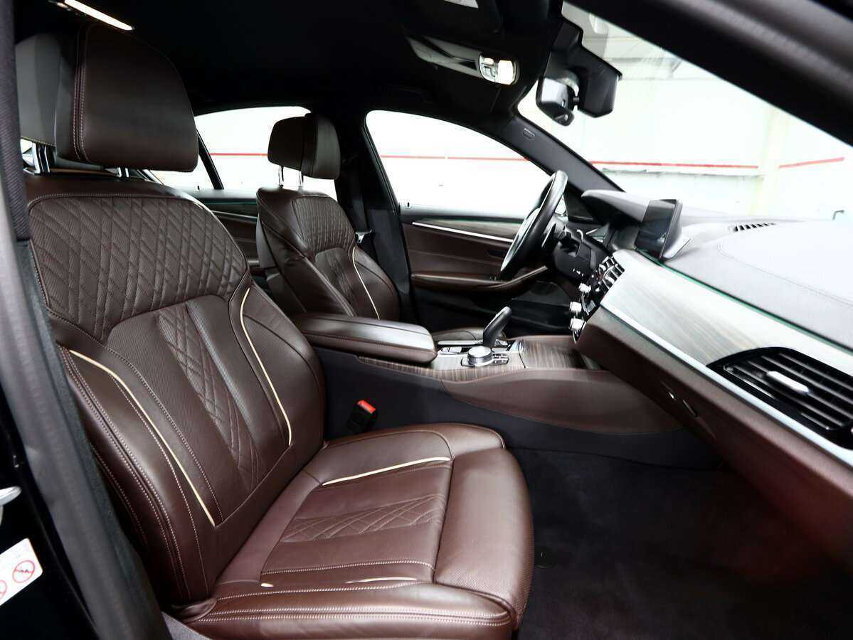 BMW 5 серии 530d xDrive, 2019 Фото №13