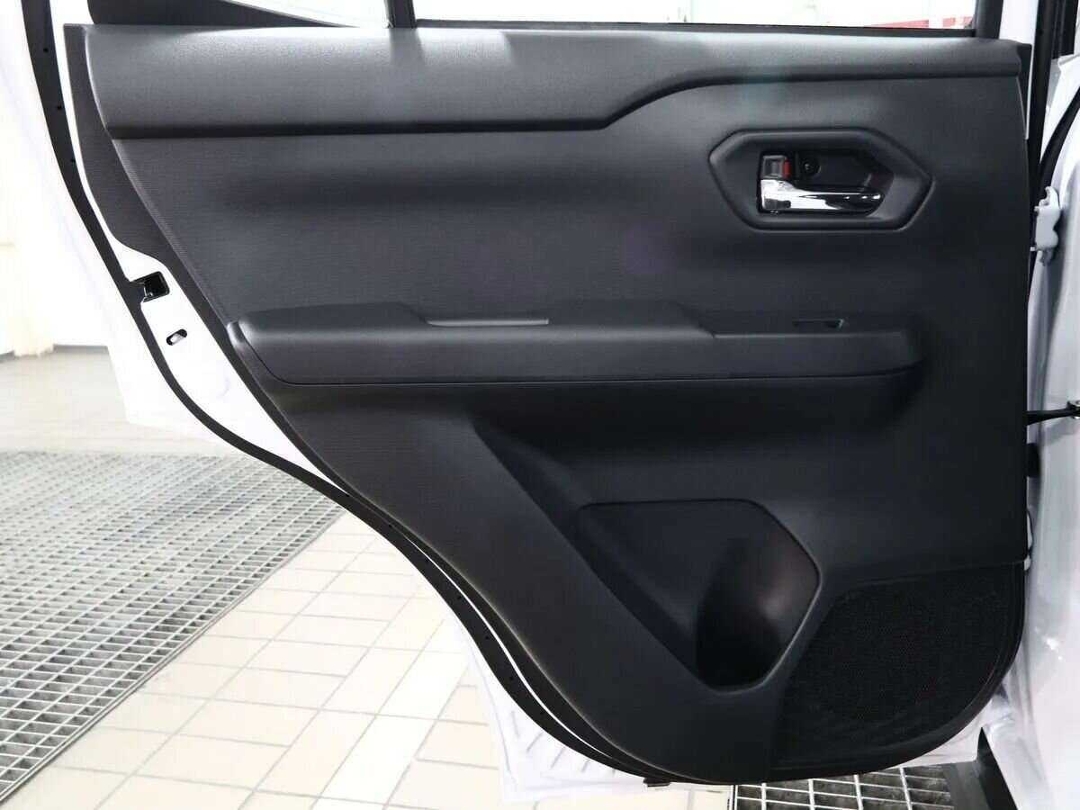 Toyota Raize, 2023 Фото №11