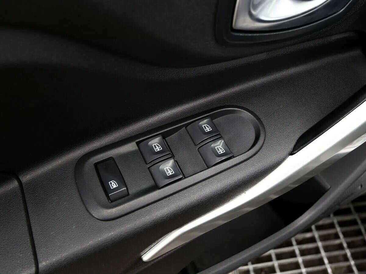 Lada (ВАЗ) XRAY Cross, 2019 - 60 000 км. | Фото №8