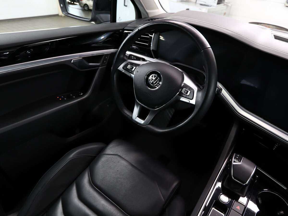 Volkswagen Touareg, 2018 Фото №23