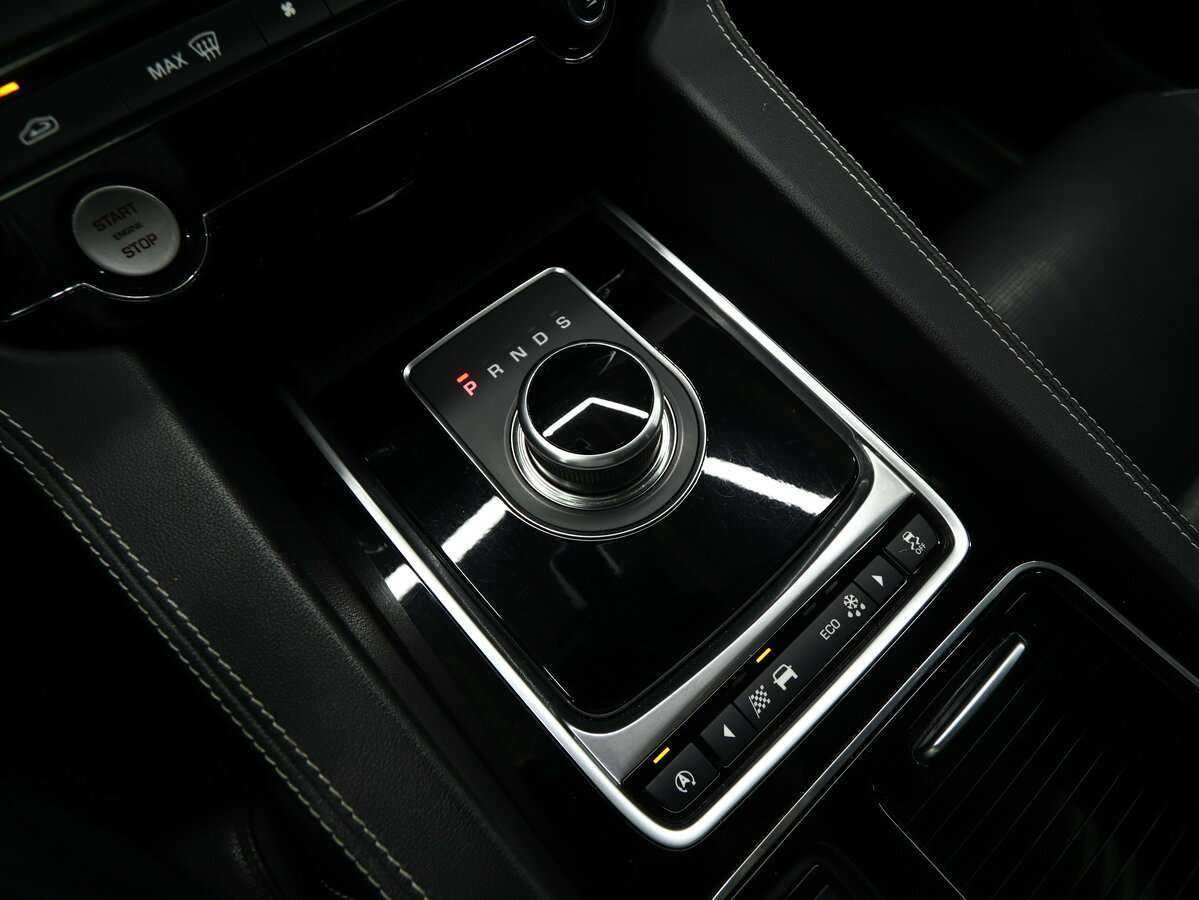 Jaguar F-Pace, 2017 Фото №21