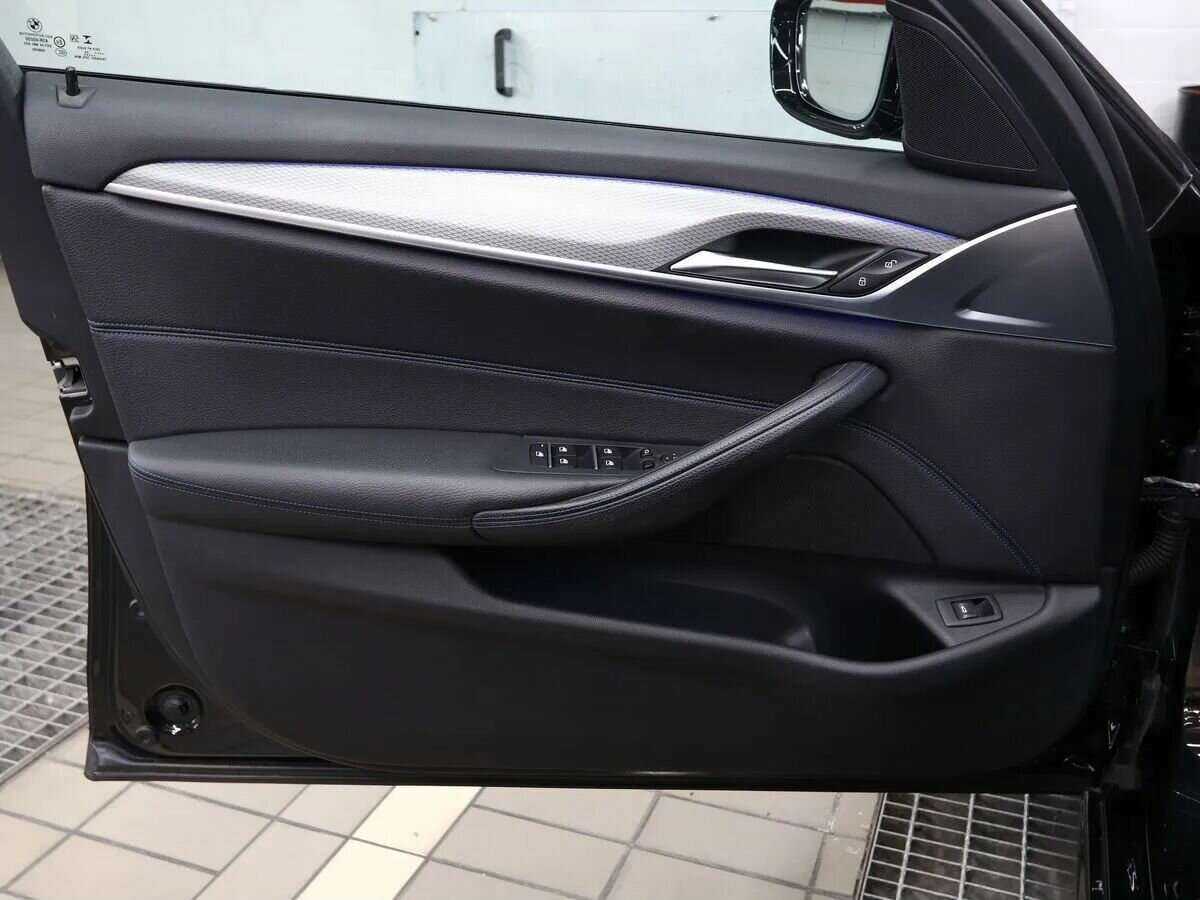 BMW 5 серии 520d xDrive, 2020 Фото №15
