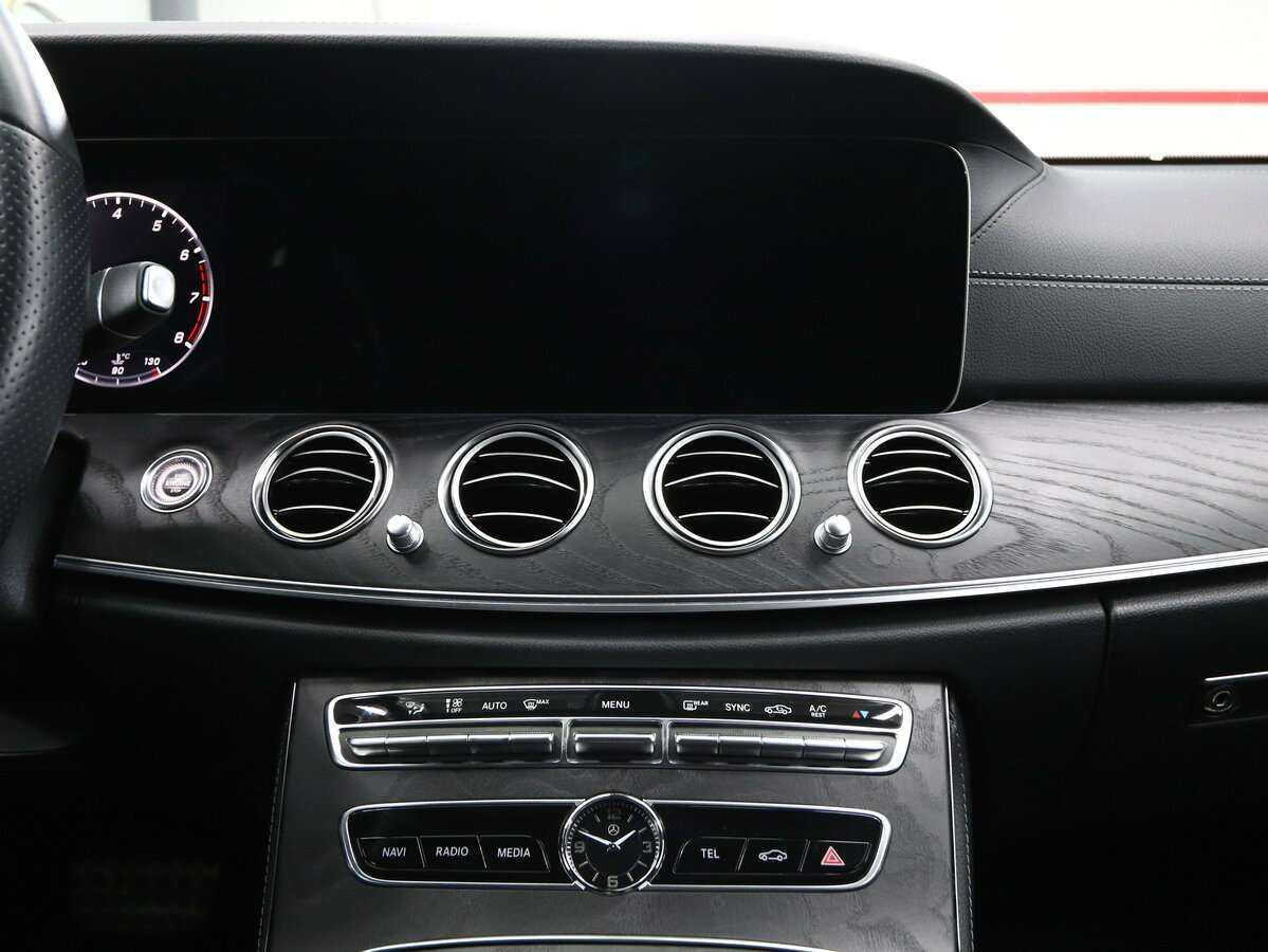 Mercedes-Benz E-Класс 200, 2019 Фото №17