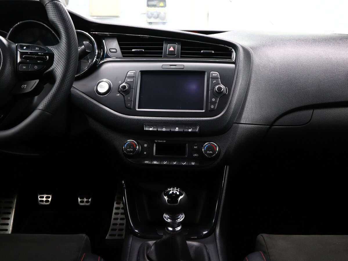 Kia Ceed GT, 2017 Фото №20