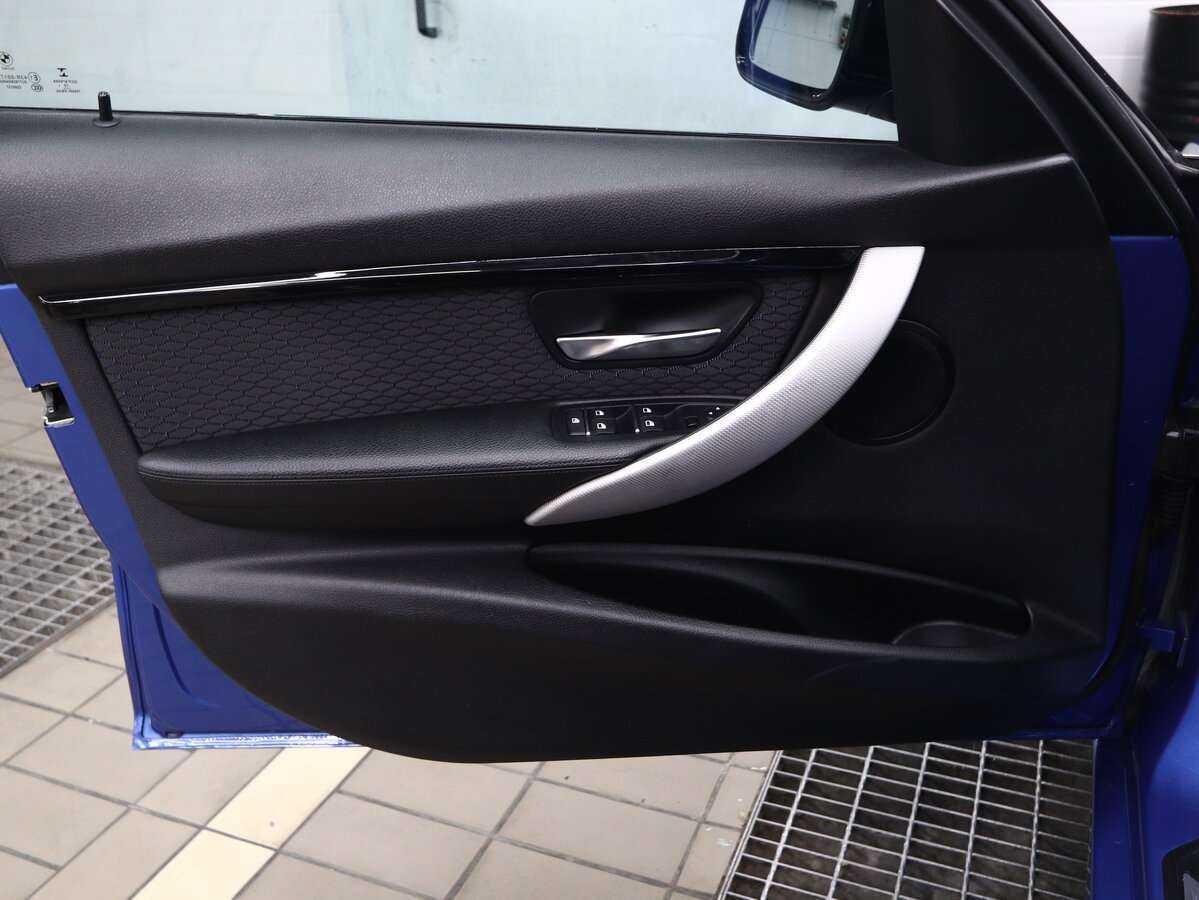 BMW 3 серии 320i xDrive, 2016 Фото №6