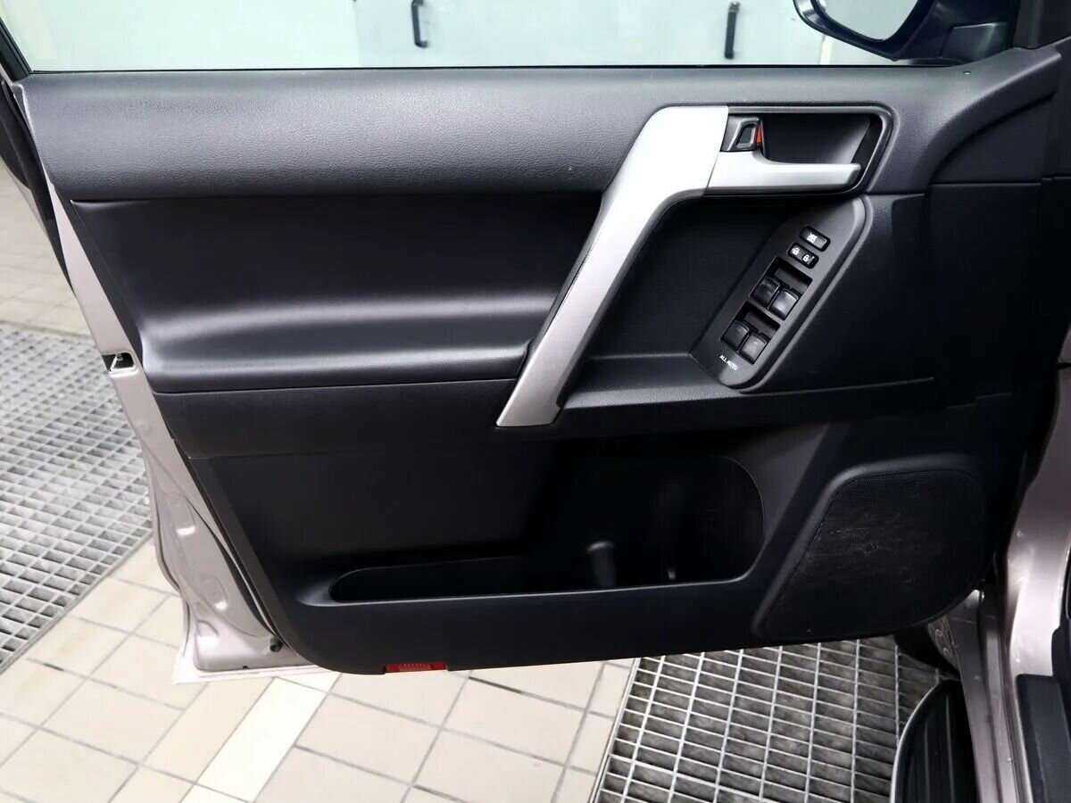 Toyota Land Cruiser Prado, 2018 - 136 000 км. | Фото №8