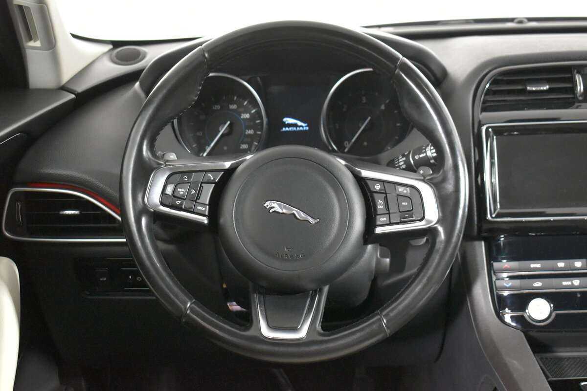 Jaguar F-Pace, 2018 Фото №13