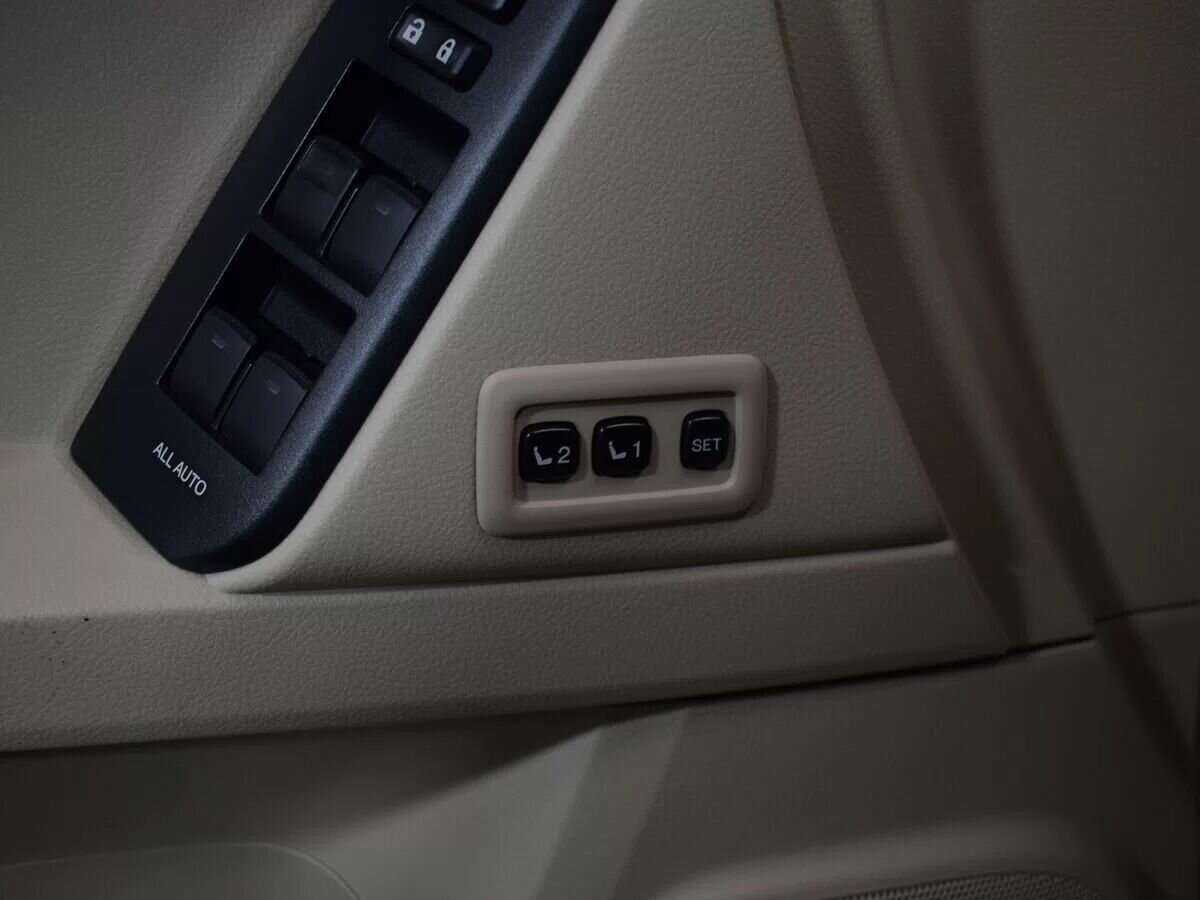 Toyota Land Cruiser Prado, 2020 Фото №24