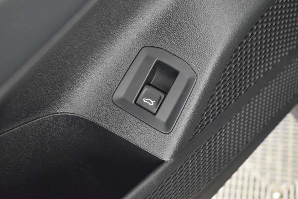 Volkswagen Passat, 2023 Фото №14