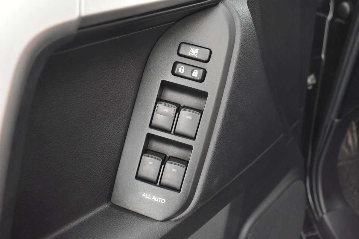 Toyota Land Cruiser Prado, 2018 Фото №9