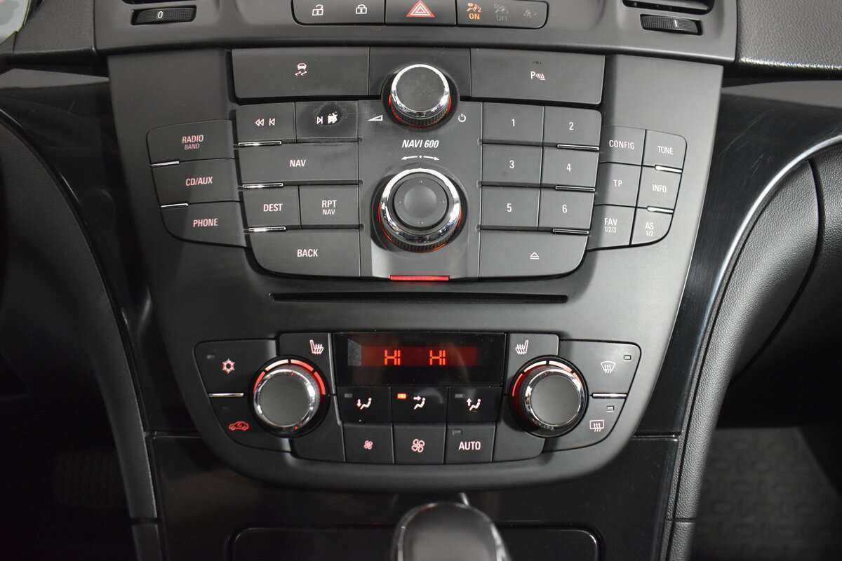 Opel Insignia, 2011 Фото №13