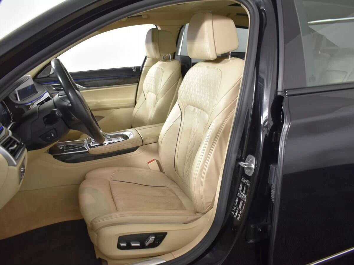 BMW 7 серии 750i xDrive, 2017 Фото №10