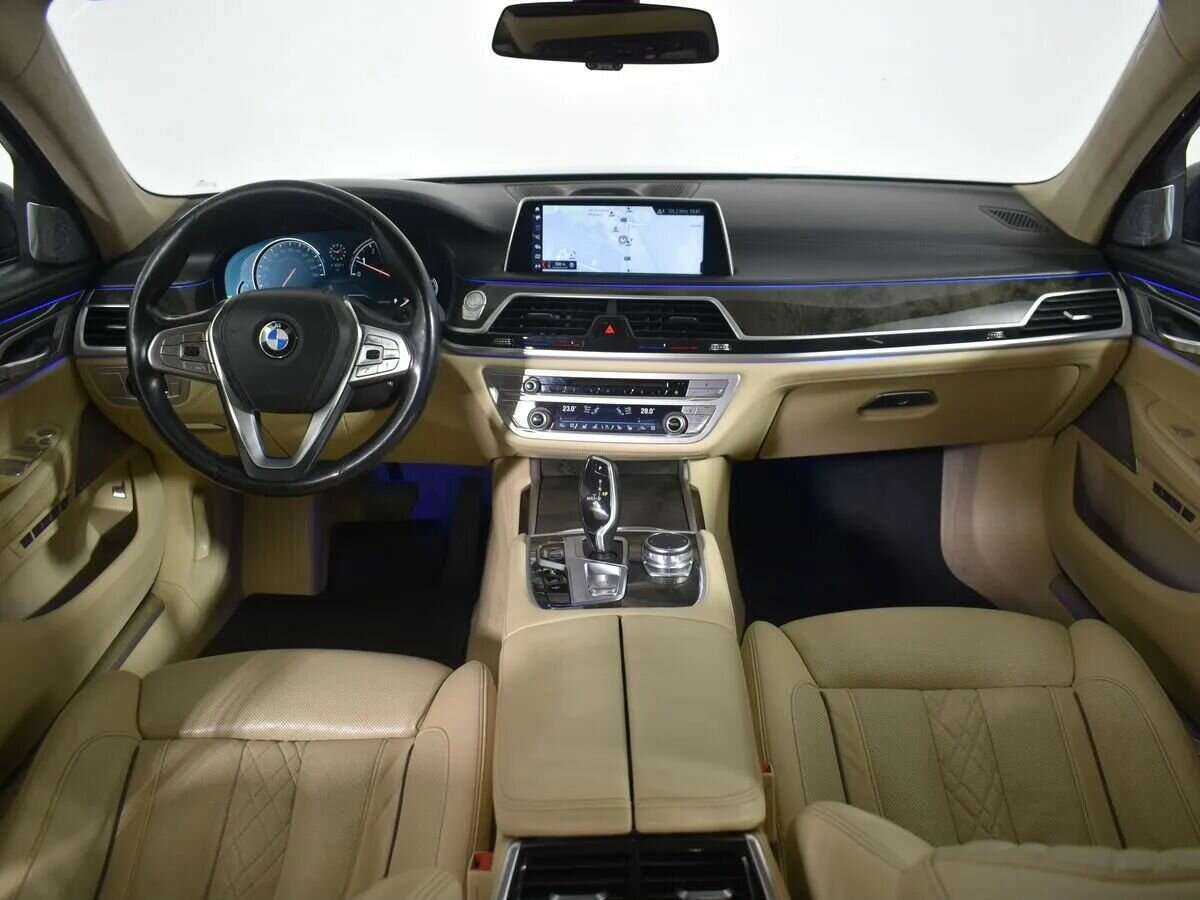BMW 7 серии 750i xDrive, 2017 Фото №13