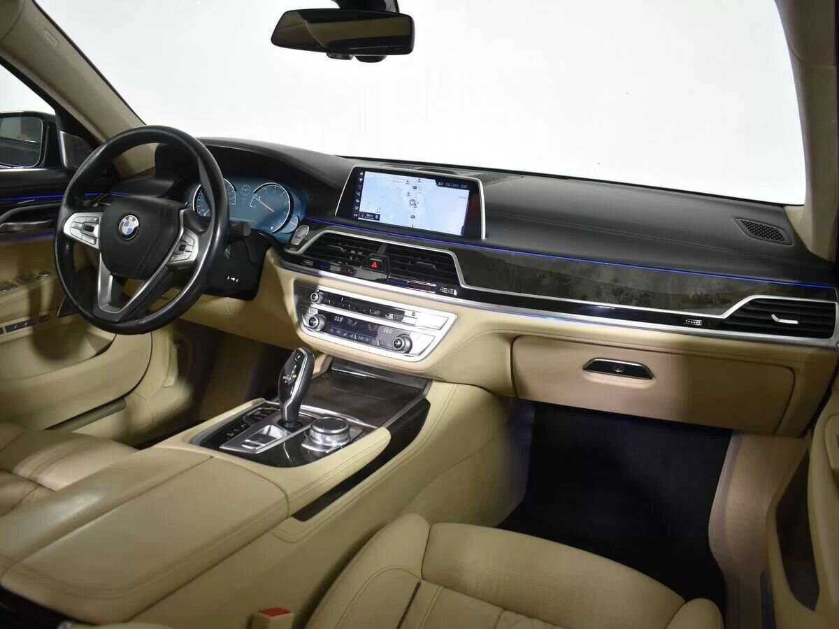 BMW 7 серии 750i xDrive, 2017 Фото №14