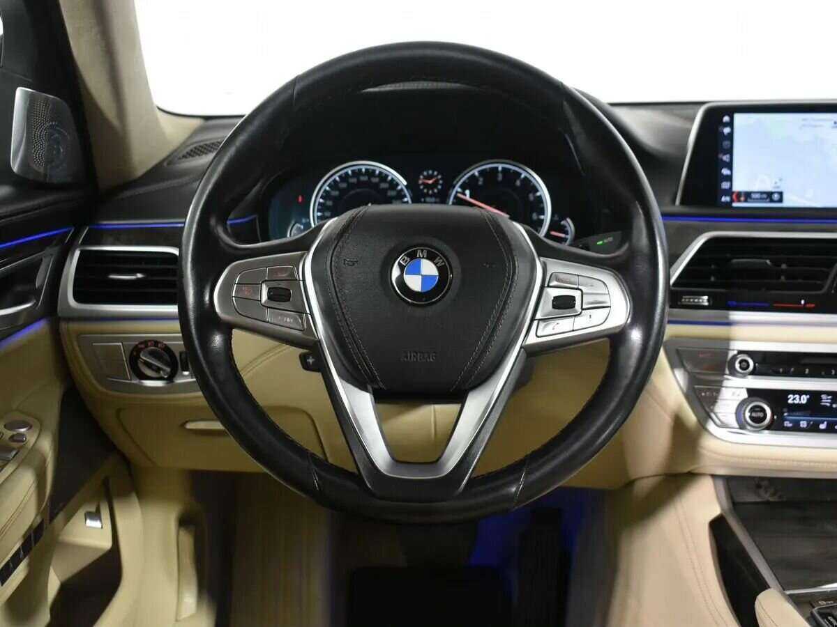BMW 7 серии 750i xDrive, 2017 Фото №15