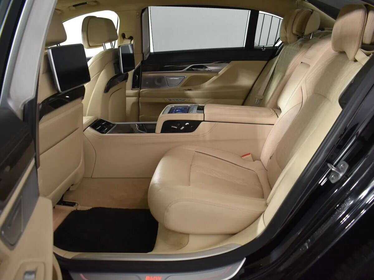 BMW 7 серии 750i xDrive, 2017 Фото №29