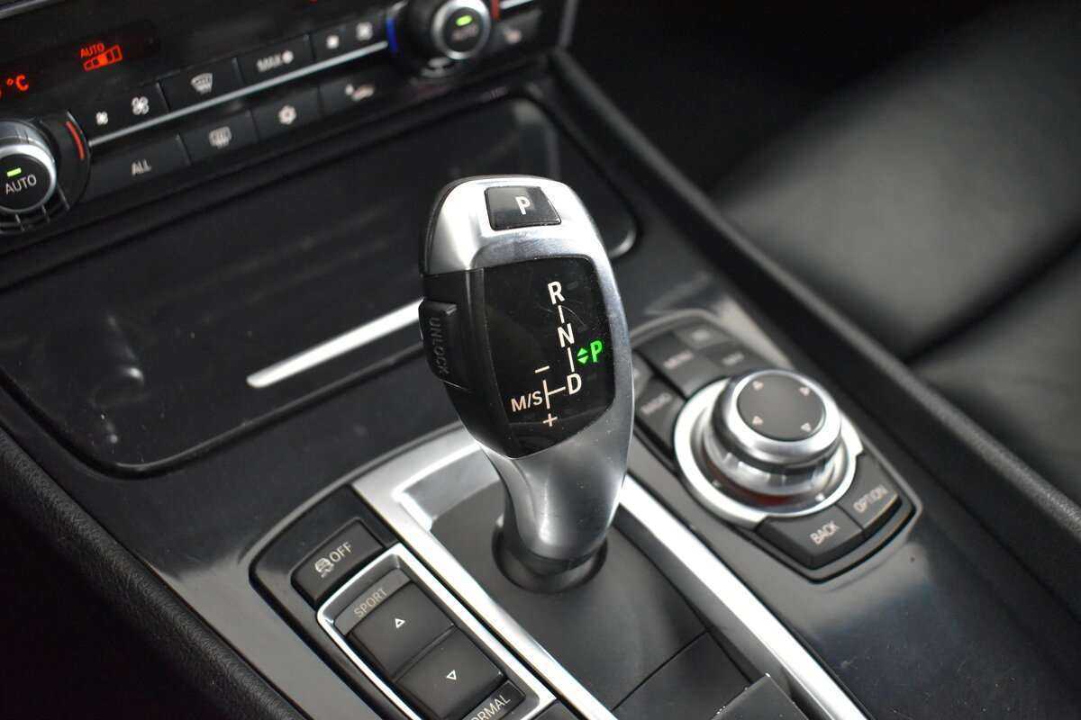 BMW 5 серии Gran Turismo 535d xDrive, 2010 Фото №16