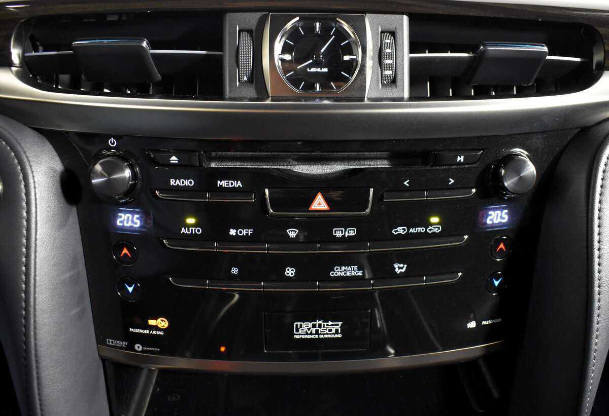 Lexus LX 570, 2016 Фото №14