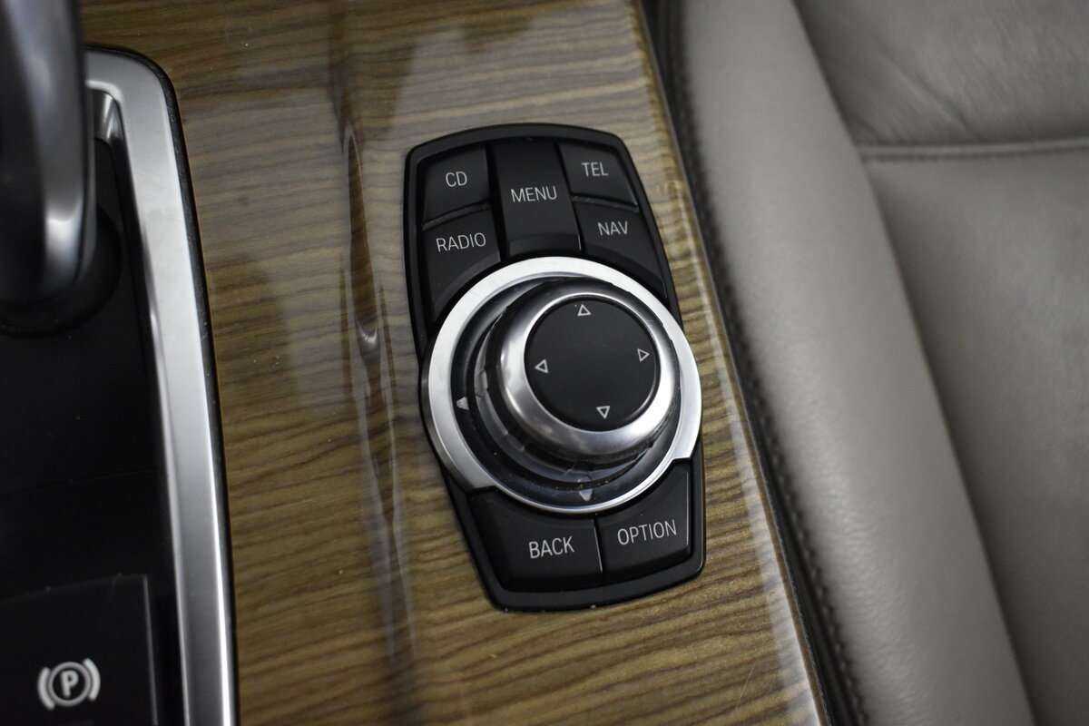 BMW X3 28i xDrive, 2011 Фото №19