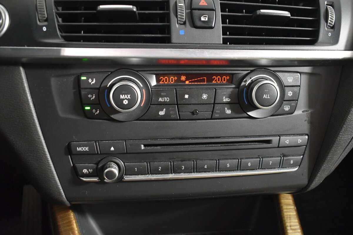 BMW X3 28i xDrive, 2011 Фото №20