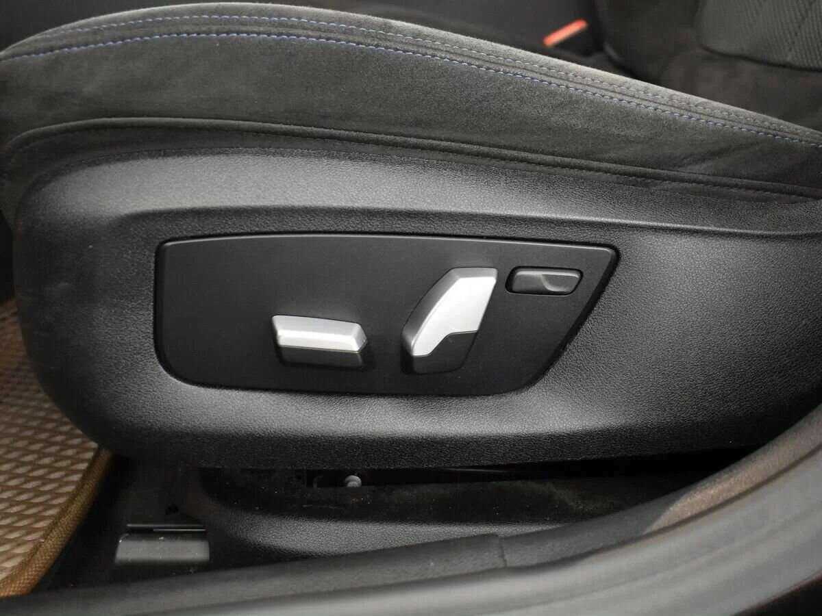 BMW 5 серии 530i xDrive, 2020 Фото №12