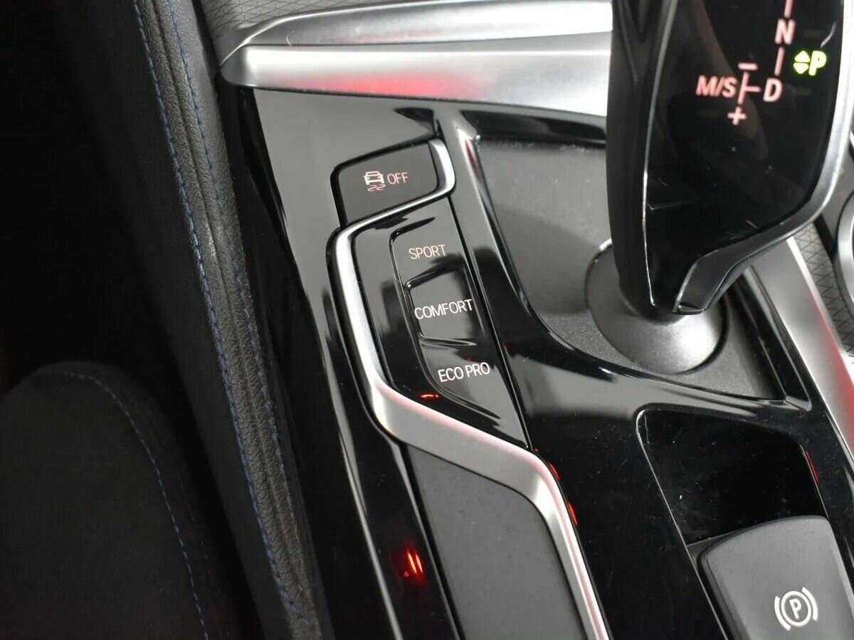 BMW 5 серии 530i xDrive, 2020 Фото №20