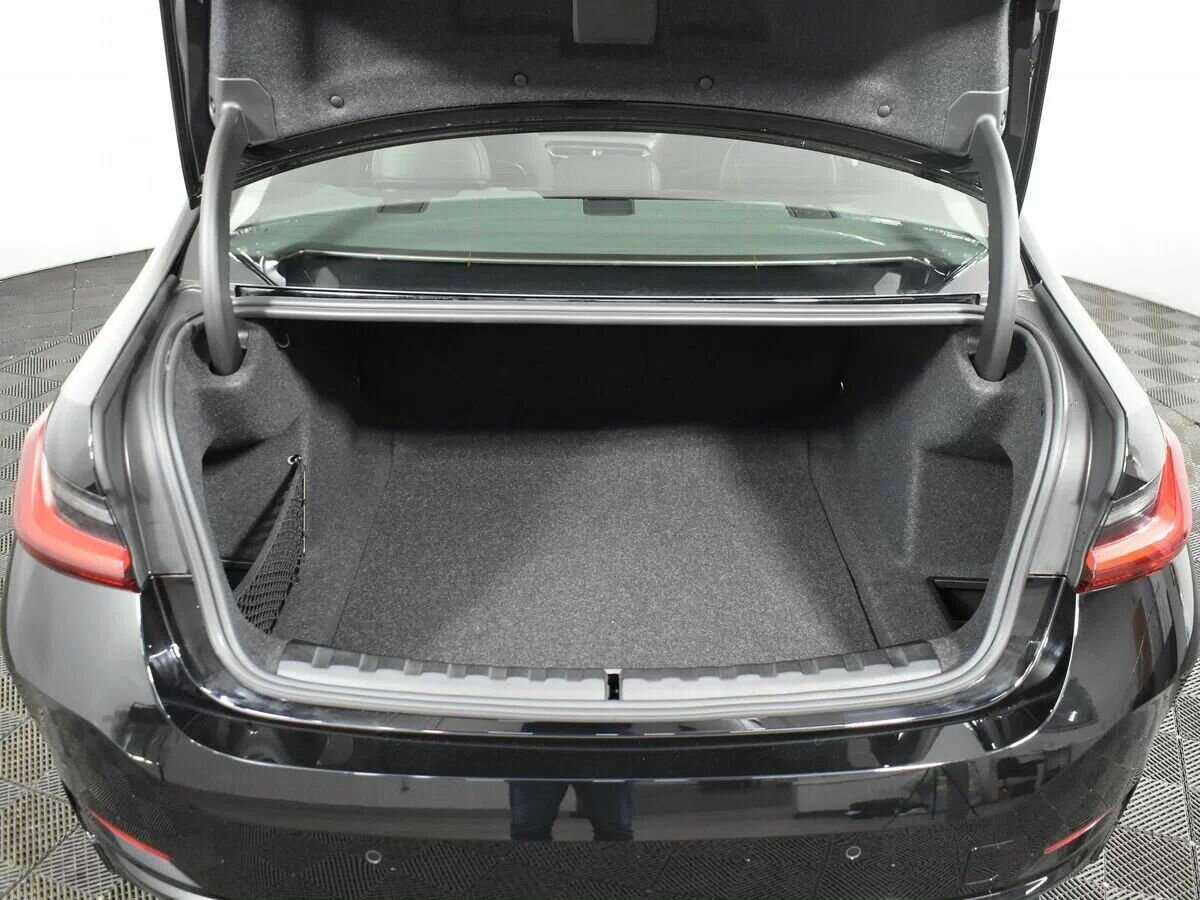 BMW 3 серии 318i, 2023 - 100 км. | Фото №8