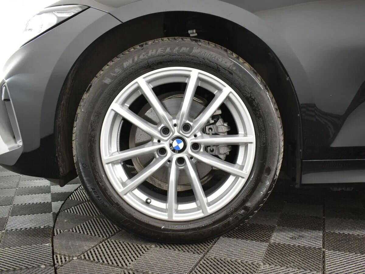 BMW 3 серии 318i, 2023 Фото №9