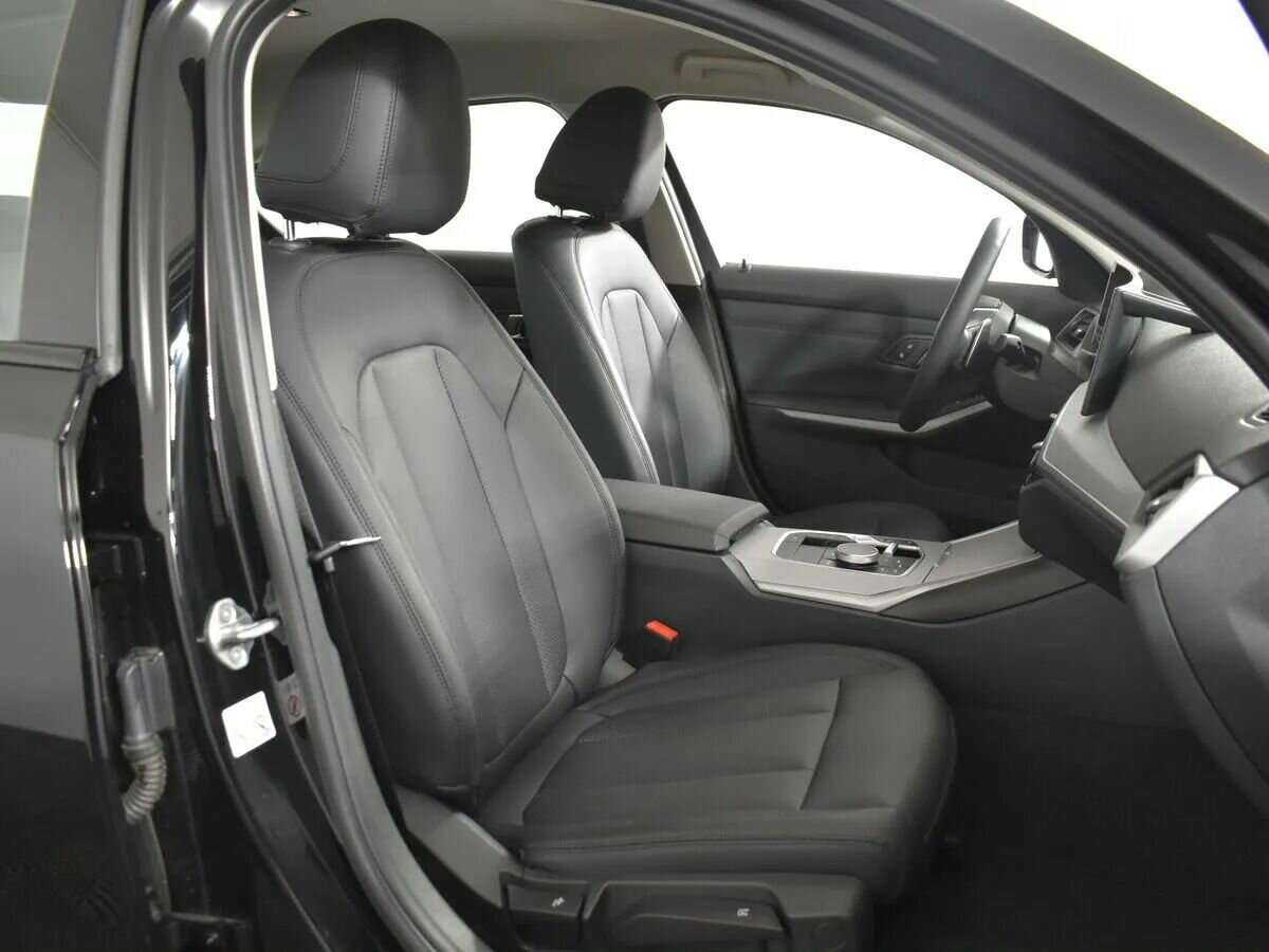 BMW 3 серии 318i, 2023 Фото №11